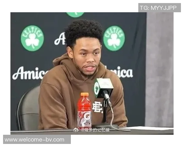 安芬尼西蒙斯在球队中寻找自我与胜利的平衡之道 安芬尼西蒙斯在球队中寻找自我与胜利的平衡之道